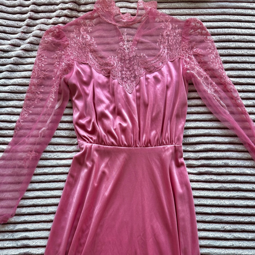 Elegant Pink Lace Dress